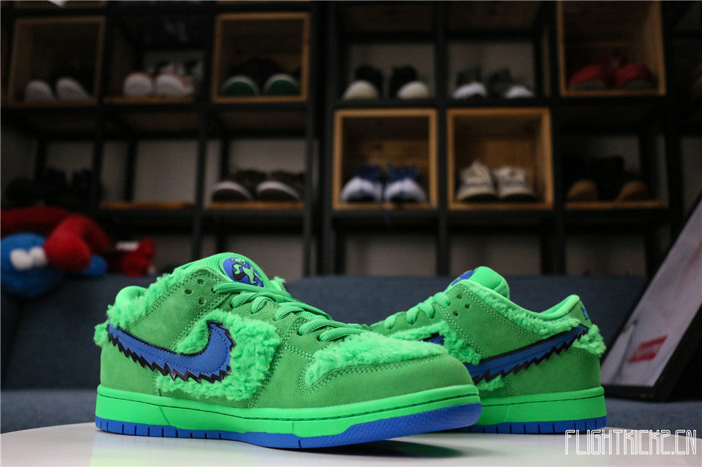 Grateful Dead x Nike SB Dunk Low Green