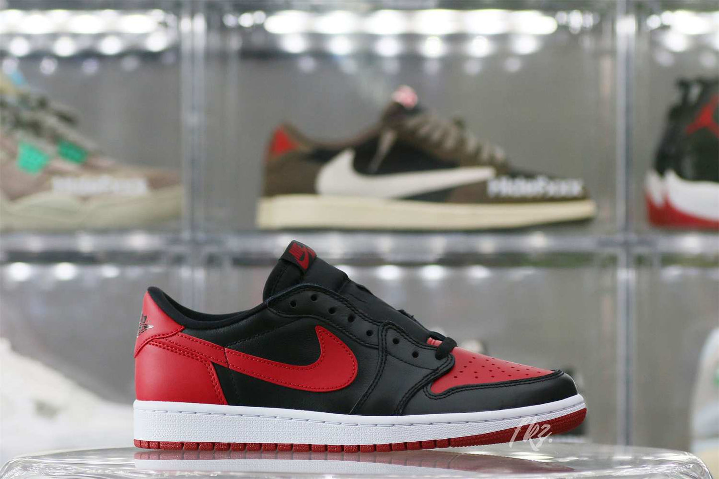 Air Jordan 1 Retro Low Bred 2015