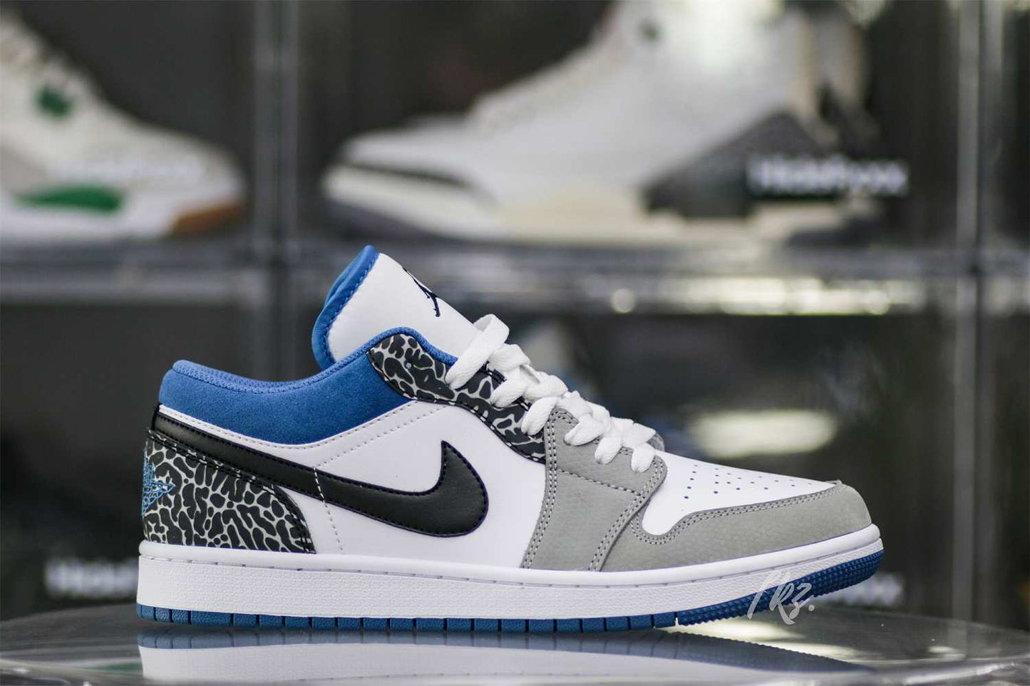 Air Jordan 1 Low SE True Blue
