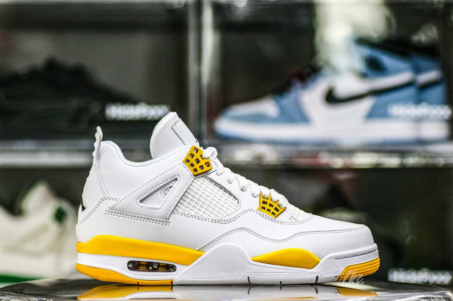 Air Jordan 4 Retro Vivid Sulfur Wms 2024