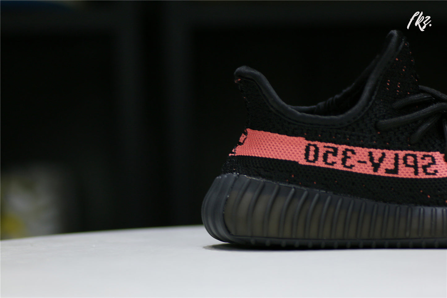 Yeezy 350 V2 Boost Core Black Red Kid(Ln5 A1)