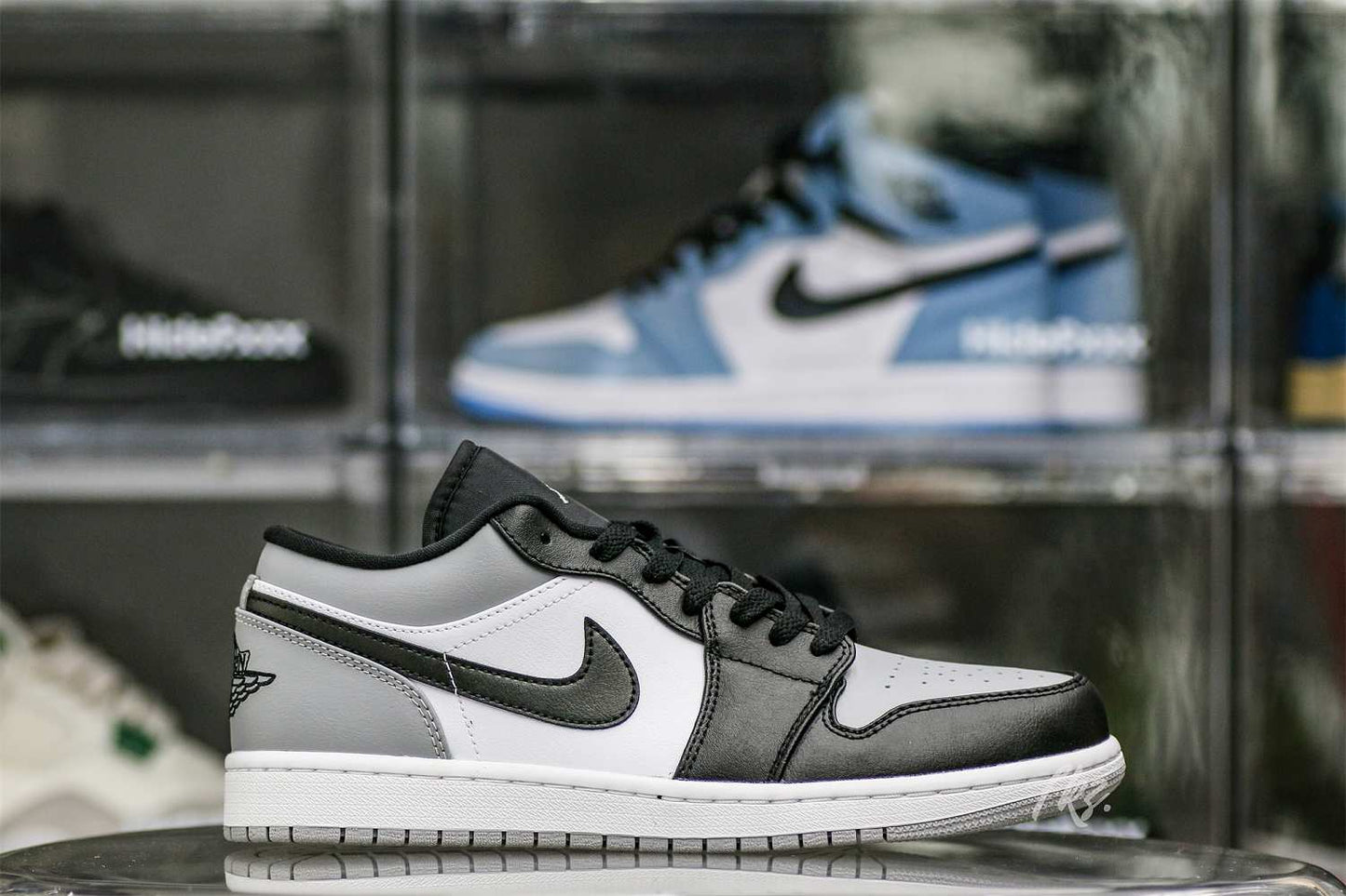 Air Jordan 1 Low Shadow Toe