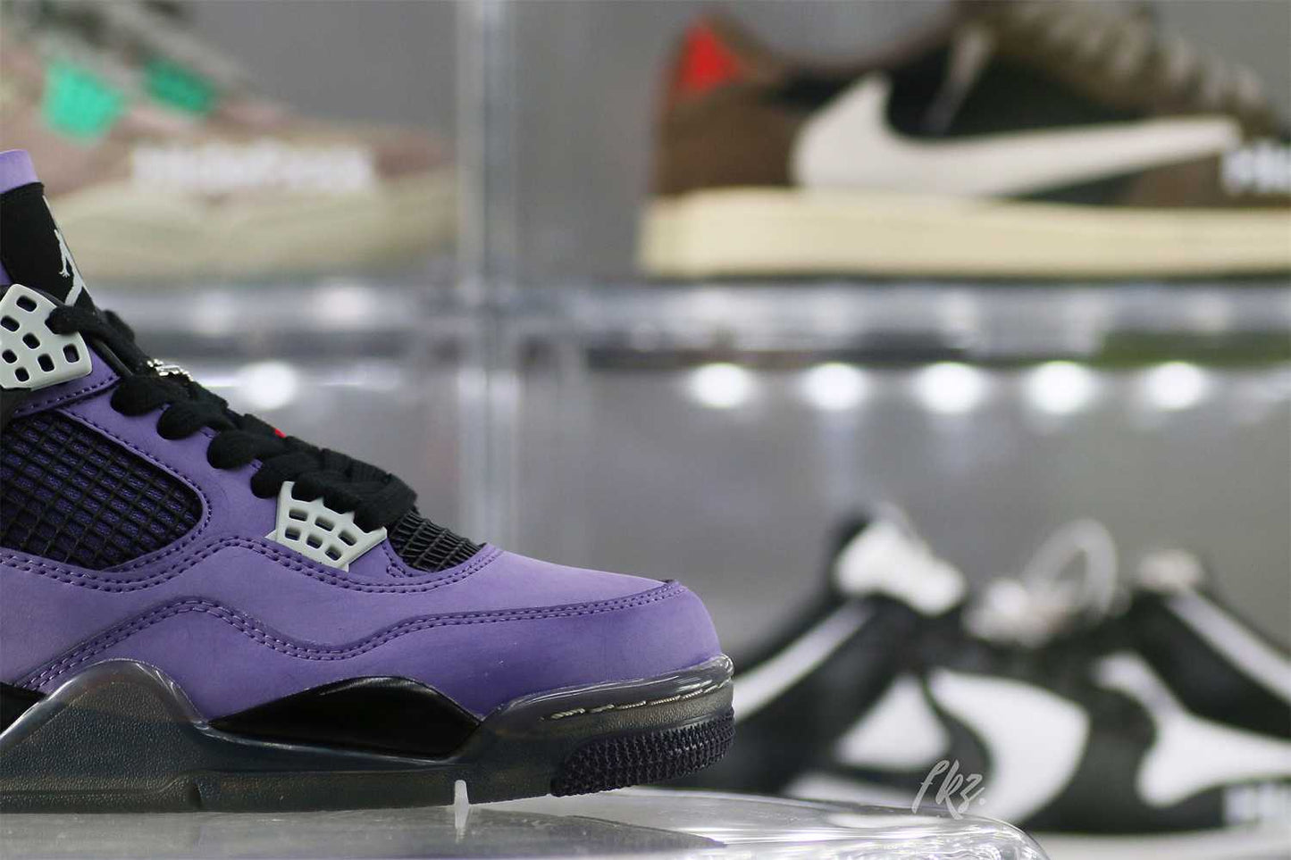 Jordan 4 Retro Travis Scott Purple (Friends And Family)